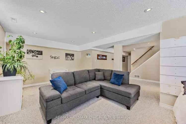 Family Home in Sugarbush Oro Medonte with Pool and Walkout Basement