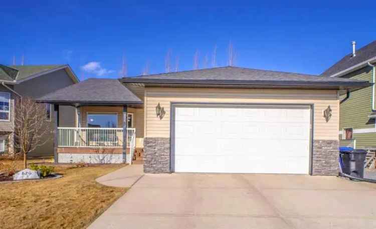 House For Rent in 526, Carriage Lane Drive, Town of Carstairs, Alberta