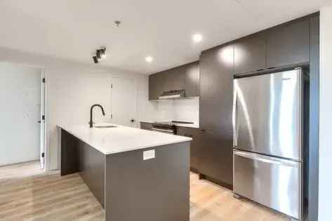 5 rooms apartment of 107 m² in Montreal