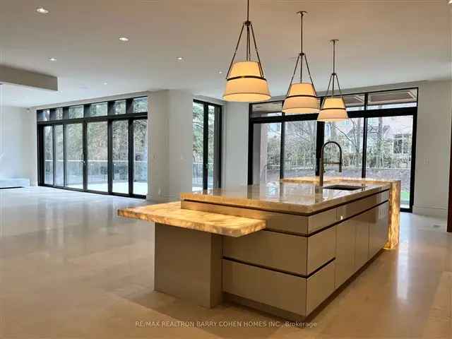 Luxury Toronto Home: 21000 sq ft Estate with Tennis Court and Pool