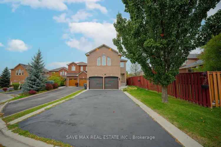 House For Sale in Mississauga, Ontario