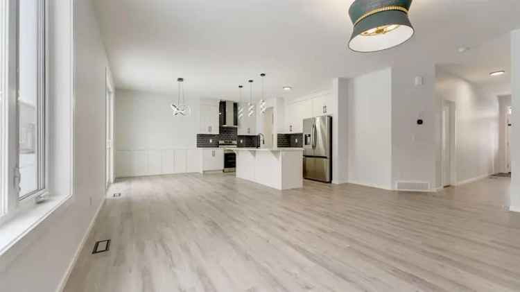 House For Sale in Calgary, Alberta