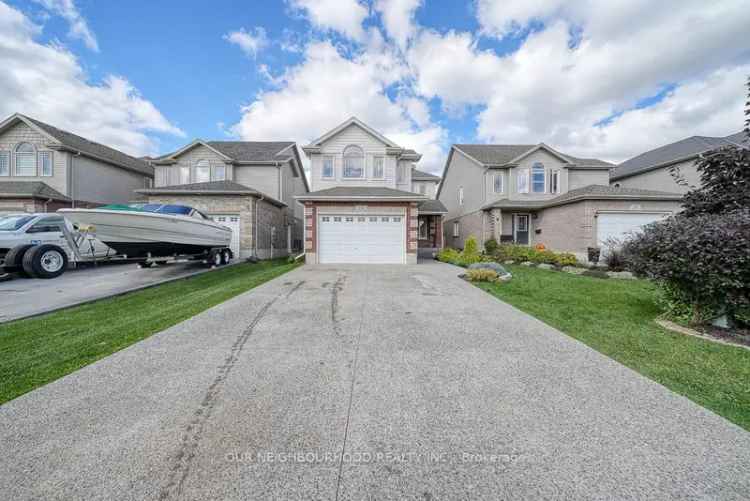 House For Sale in Tillsonburg, Ontario