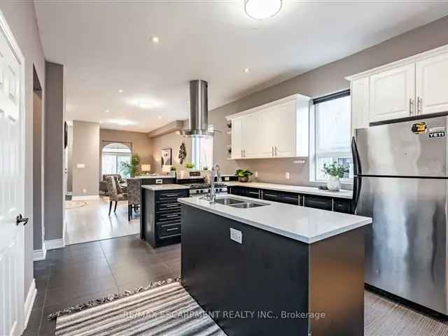 4-Bedroom 4-Bathroom Home in Hamilton Landsdale