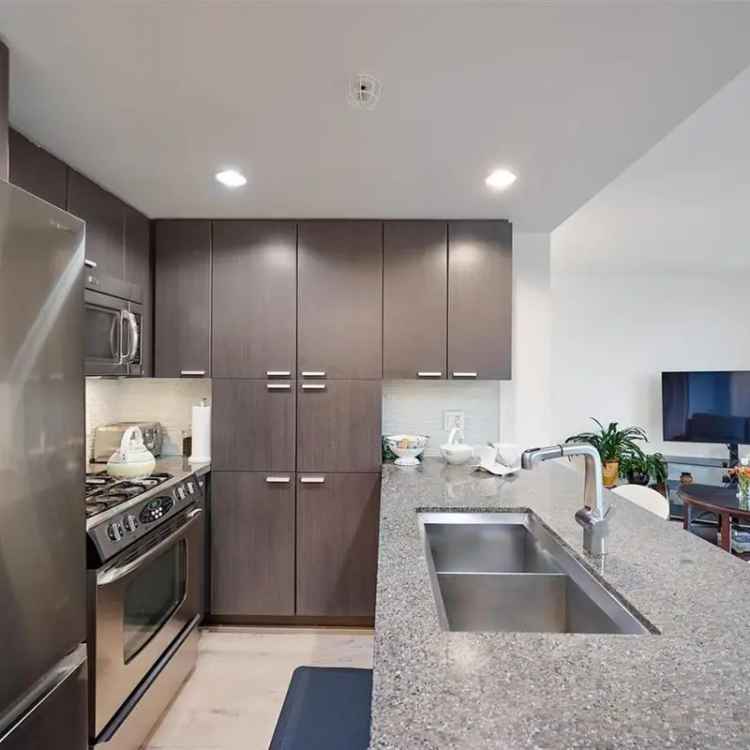 Brentwood 1 Bed 1 Bath Condo - Newly Renovated