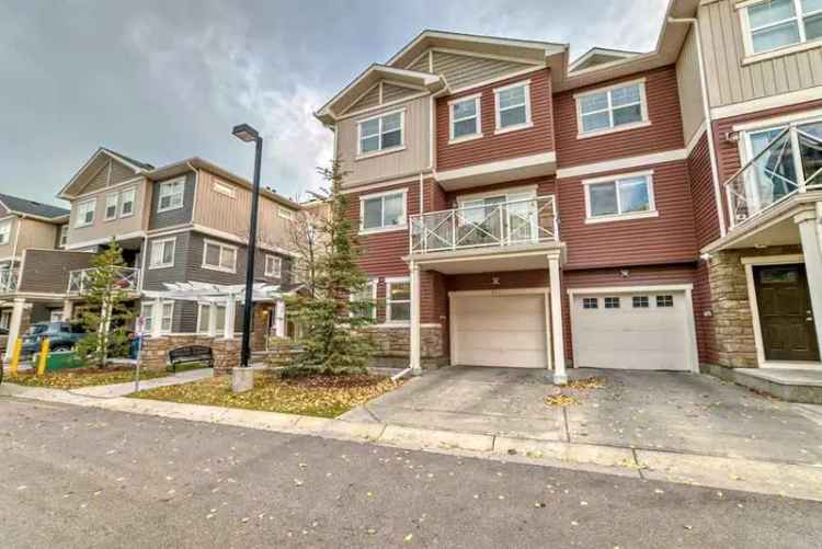 Townhouse For Rent in Calgary, Alberta