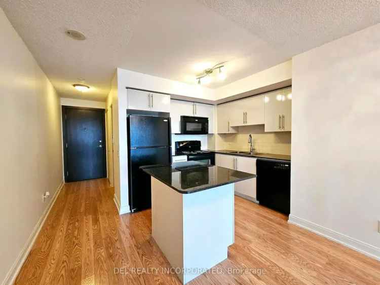 Luxury 2 Bedroom Condo with Balcony and Parking