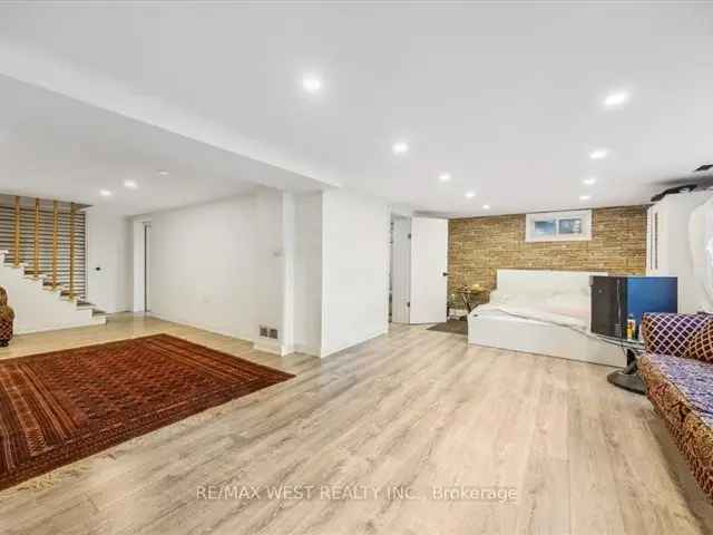 House For Sale in Kitchener, Ontario