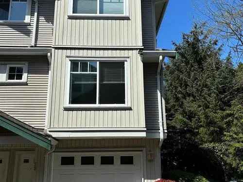 3 Bedroom Townhouse in Newton Surrey with Big Yard