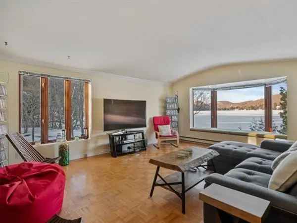 Lakefront Home for Sale Lanaudiere