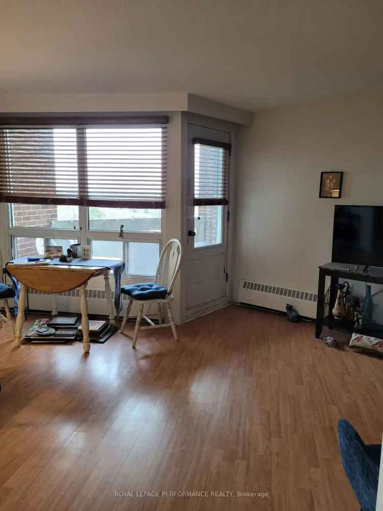 1 Bedroom Unit in Beacon Hill South East Ottawa