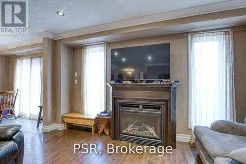 House For Sale In Highland West, Kitchener, Ontario