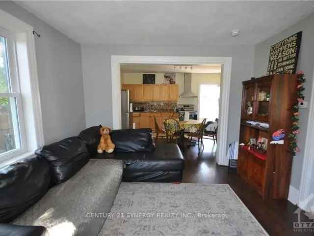 House For Sale in Smiths Falls, Ontario