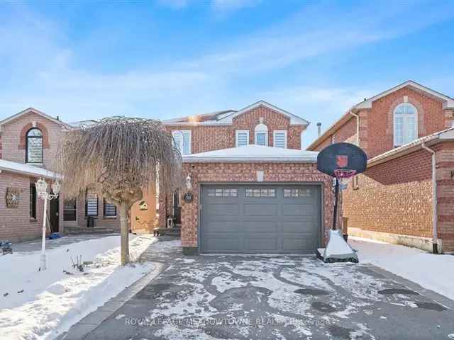 House For Sale in 50, Smith Drive, Georgetown, Ontario