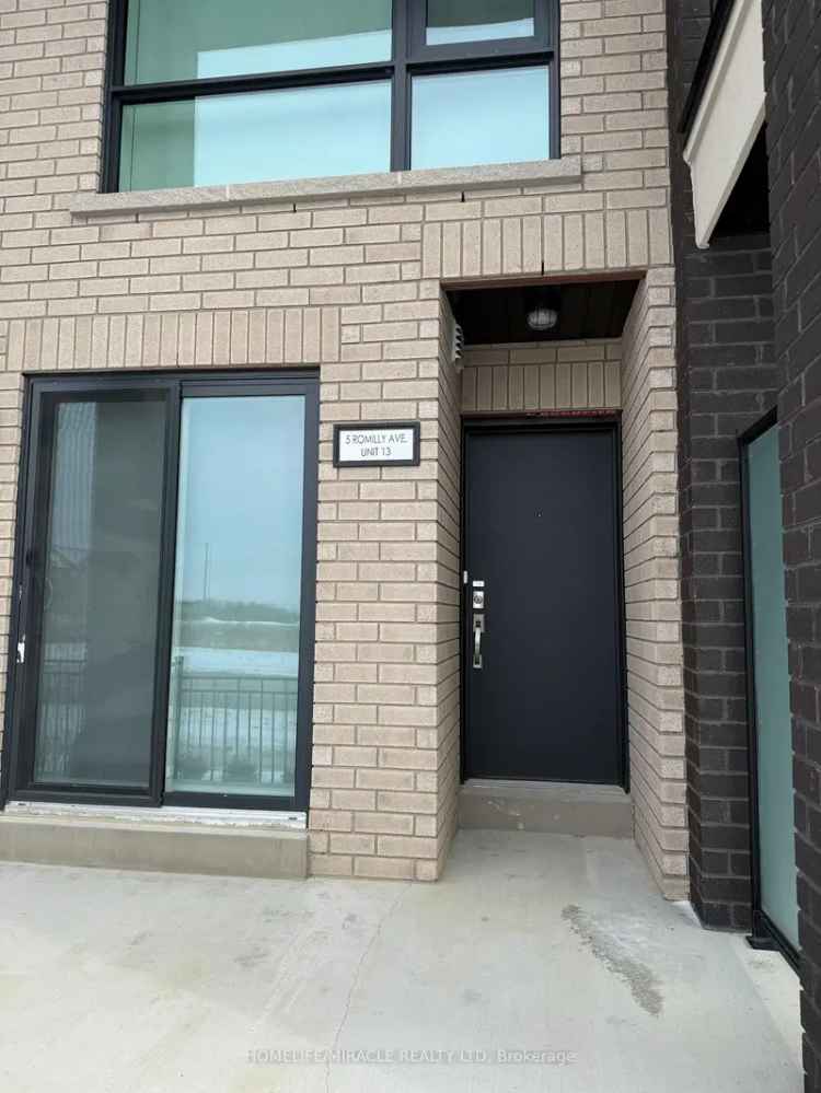 Lease Modern Design Condo Town House with 2 Bedrooms Near Mount Pleasant