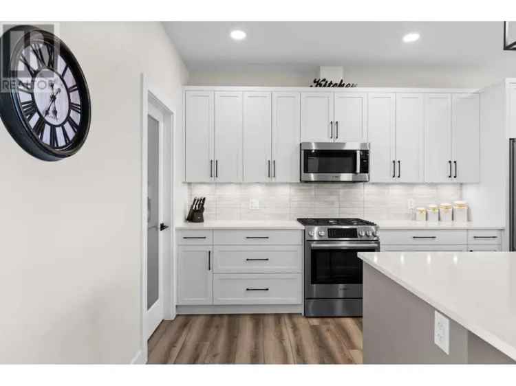Summerland Lake View Home 3 Beds 25 Baths Hunter Hill