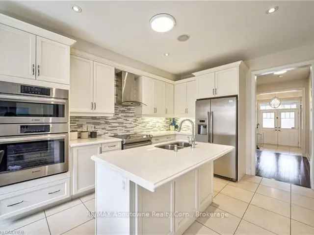 Stunning 4 Bedroom Detached Home for Lease in Oakville