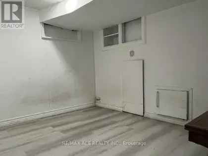 2 rooms apartment of 223 m² in Toronto