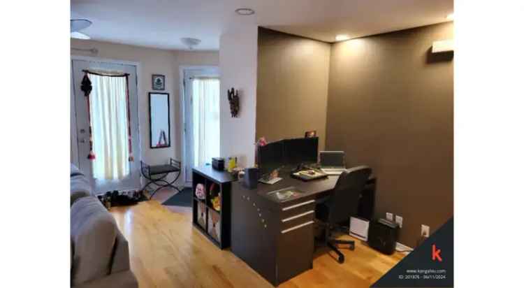 Hochelaga Condo 850 sq ft 2 bed Modern Kitchen