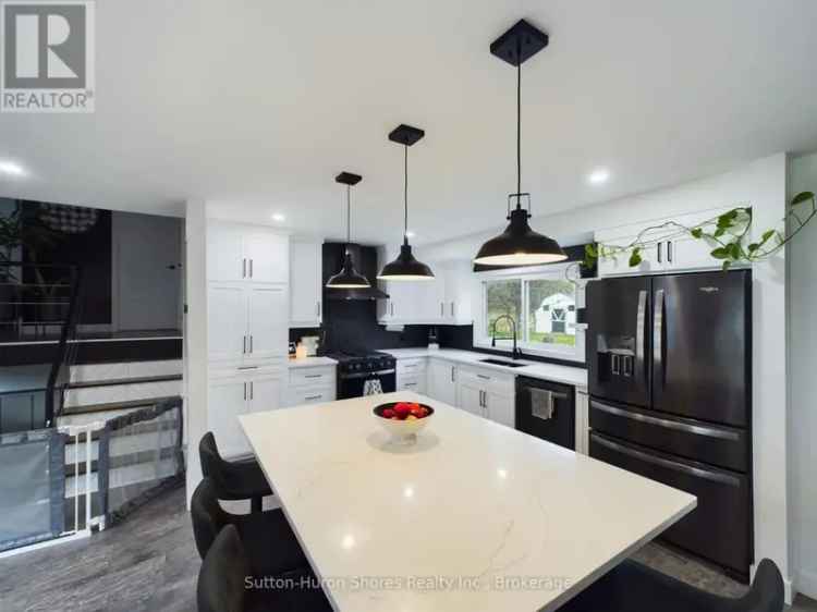 House For Sale , 10, Smith Street, Kincardine, Ontario