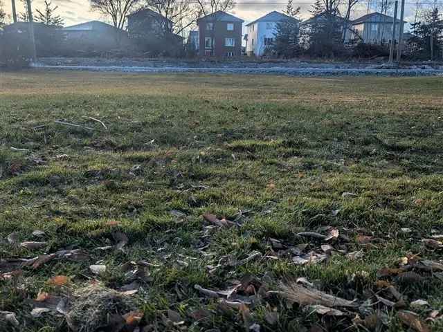 Large Vacant Lot in Odessa's Emma Street