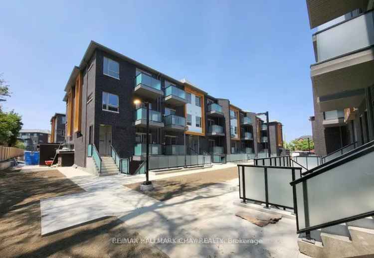 Buy Townhouse in Toronto East with 1 Bedroom and Modern Features