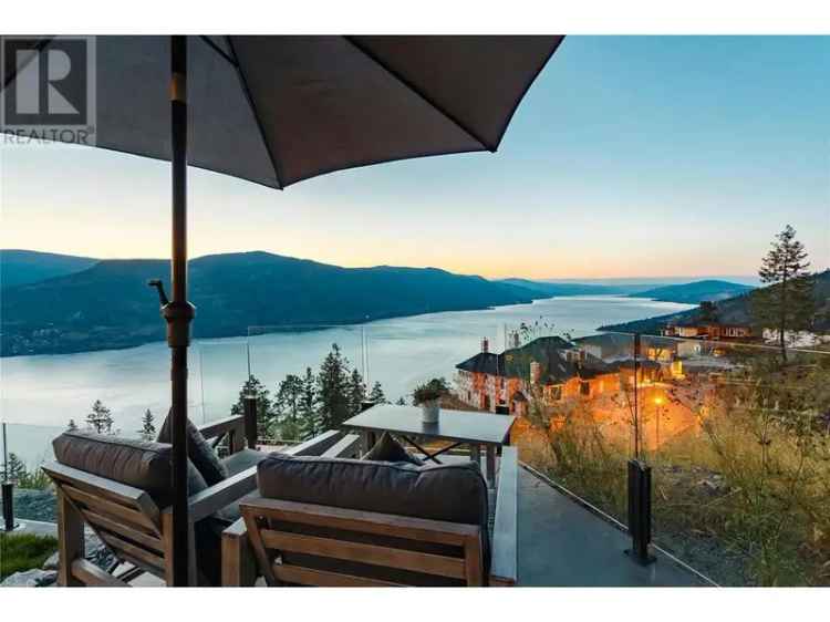 Buy Luxury House with Lake Views in a Quiet Cul-de-Sac