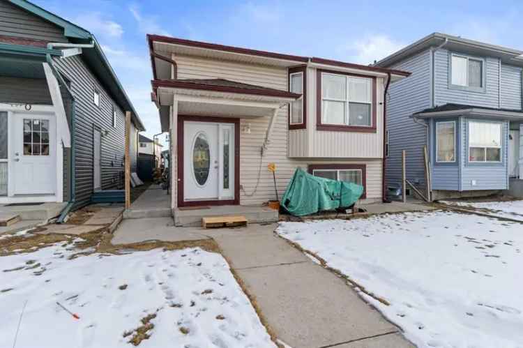 House For Sale in Calgary, Alberta