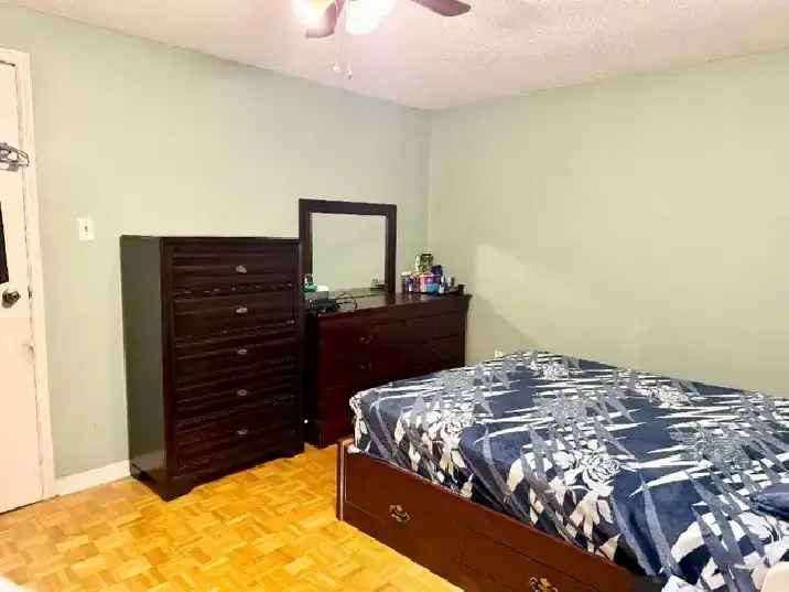 Master Bedroom for Rent Near Humber College