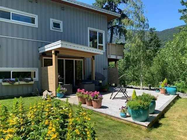 4-Bedroom Home in Whistler's Cheakamus Crossing