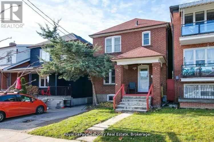 Spacious 2-Storey Detached Home in Briar Hill-Belgravia