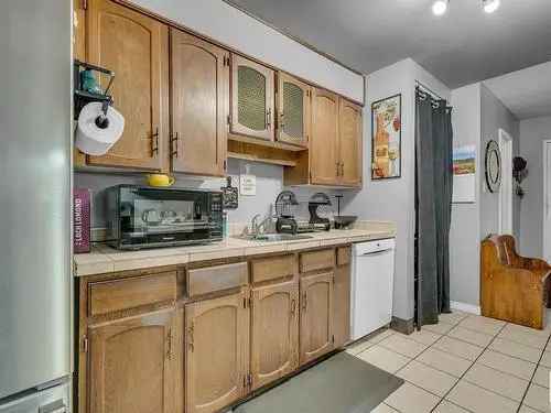 3 Bedroom Condo for Sale in Patricia Heights