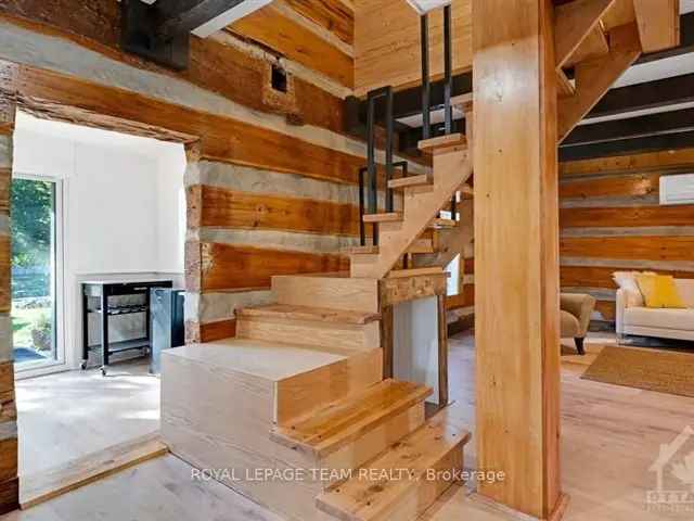 Charming 1830s Renovated Log Home in Merrickville