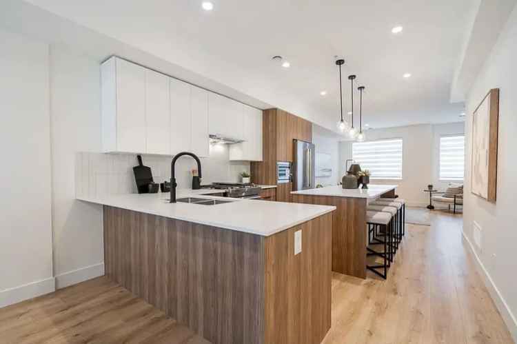 Townhouse For Sale in Mission, British Columbia