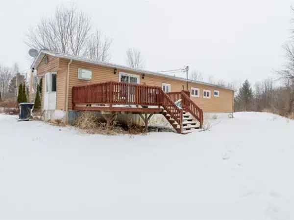 Mobile Home for Sale Montérégie 2 Beds 1 Bath Large Lot River Access