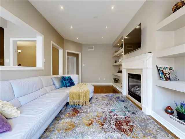 Beautifully Renovated Family Home in Thornhill Woods