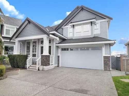 Stunning 5 Bed 6 Bath Home in South Surrey Summerfield
