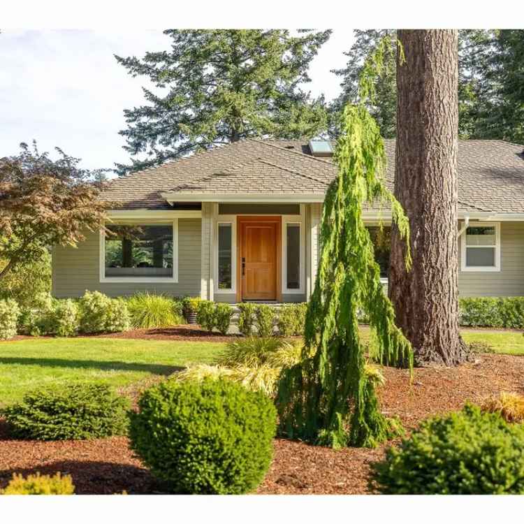 Spacious 4-Bed Home near Nature Trails and Marina