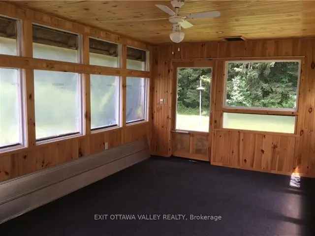 Spacious Deep River Home - Wheelchair Accessible