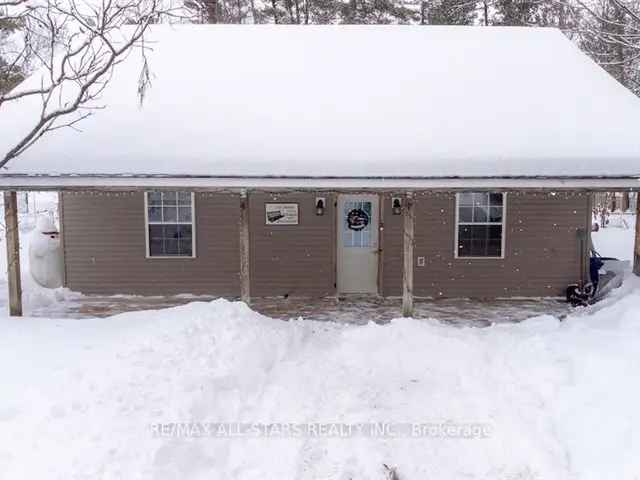 Adorable Bungalow Near Sturgeon Lake Beach