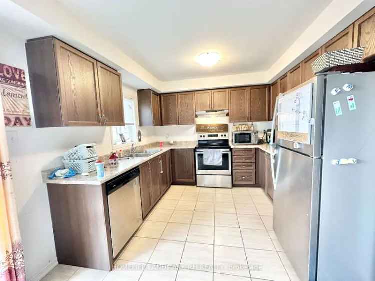 House For Sale in Oshawa, Ontario