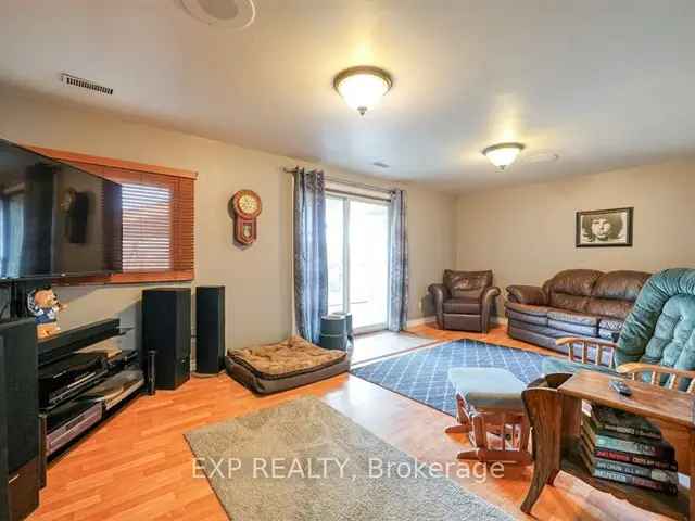 House For Sale in Strathroy-Caradoc, Ontario