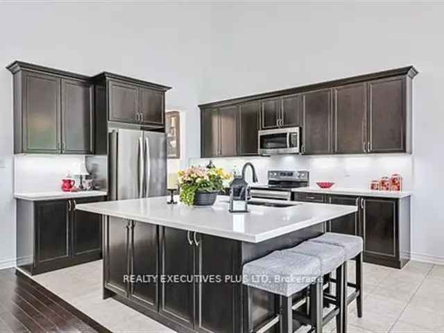 Luxury Bungaloft Home in Indigo Estates Collingwood