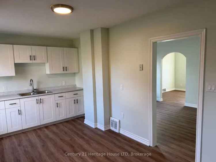 Newly Renovated 4-Bedroom Home Near Niagara Falls University