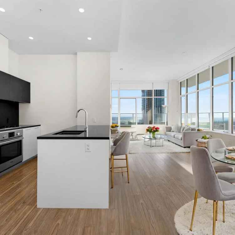 GOLD HOUSE PENTHOUSE 3 Bed 3 Bath Suite for Sale