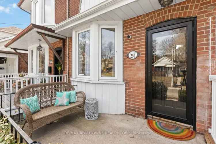 House For Sale in 250, Lee Avenue, Toronto, Ontario