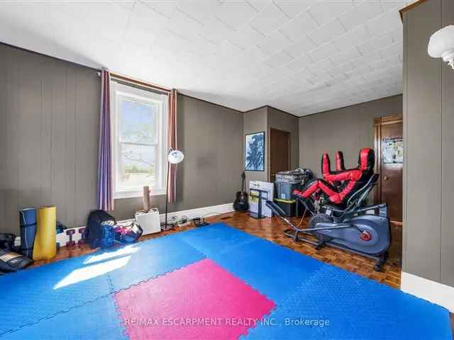 House For Sale in Lincoln, Ontario