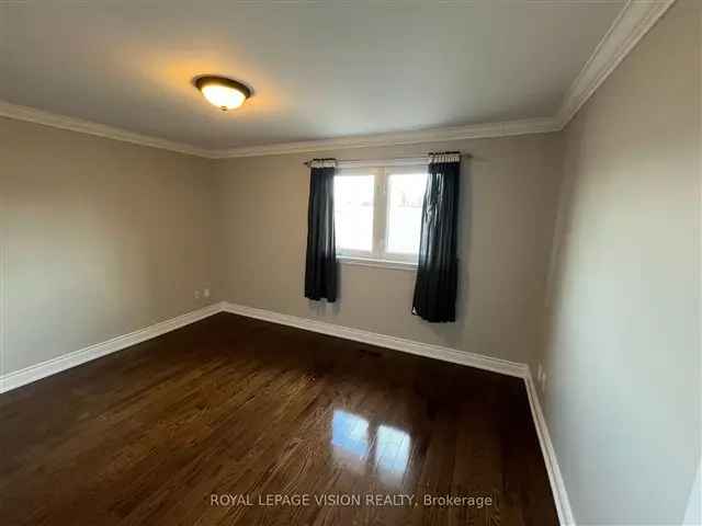 Large 3+1 Bedroom Family Home in Downtown Toronto