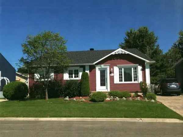 Family Bungalow 2 3 or 4 Bedrooms Quebec North Shore