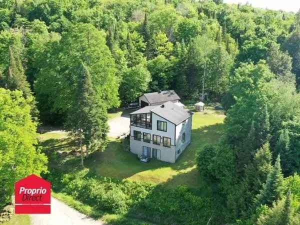 2 Storey House with Lake Views Laurentides